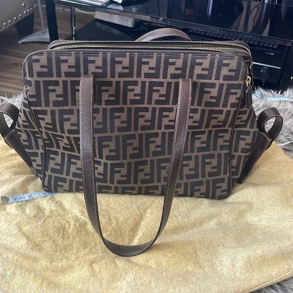 Authentic Fendi vintage shoulder bag - Picture 4 of 8